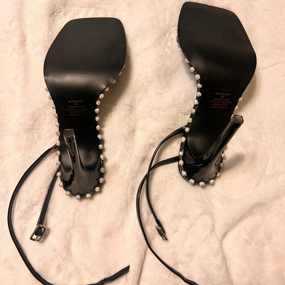 Black shoes - Picture 2 of 4